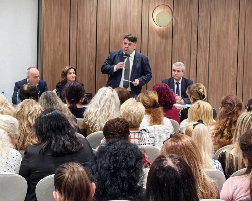 Вицепремиерът Атанас Зафиров поздрави служителите на Агенция за социално подпомагане на среща в...